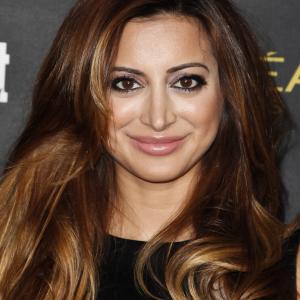 Noureen DeWulf Net Worth 2019 - Hot Celebs Wiki